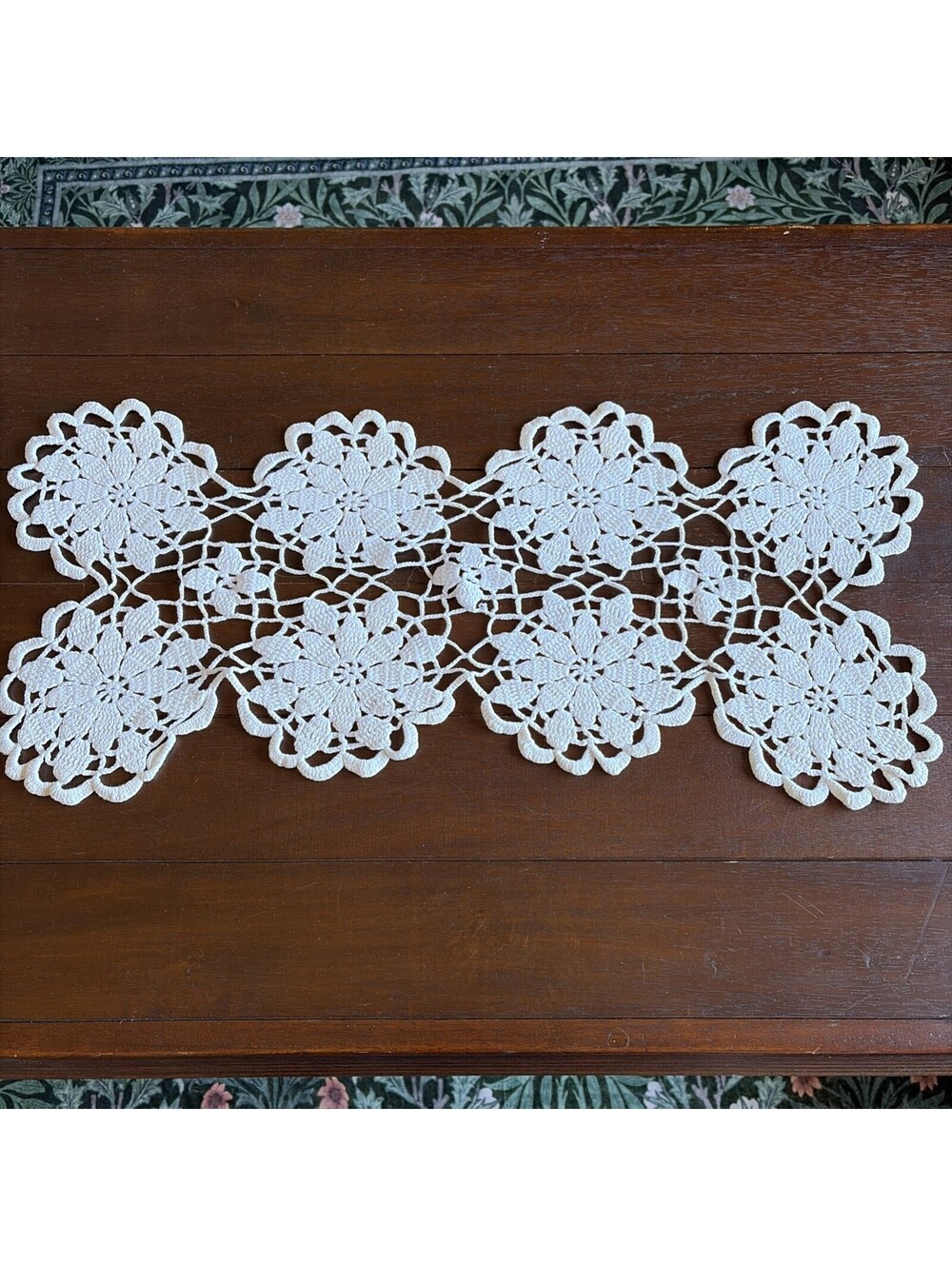 Vintage Crochet Table Runner Lot of 12 Handmade Lace Doilies White Ecru Floral - Picture 4 of 14